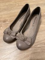 Tamaris Ballerinas Leder! Keilabsatz Schleife 37 Creme beige Bayern - Luhe-Wildenau Vorschau