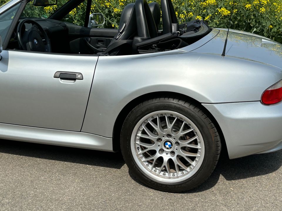 BMW Z3 Roadster 1.9i Sport Edition, Facelift. EZ 2003 in Mönchengladbach