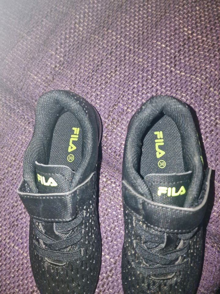 Fila Fußballschuhe gr.30 in Farschweiler