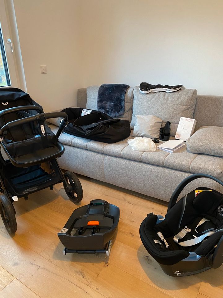 Bugaboo Fox 2 plus passende Babyschale + Isofix Halterung in Berlin