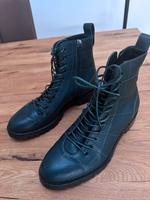 Jimmy Choo Leder-Stiefel dunkelgrün – sehr seltene Farbe Hamburg-Mitte - Hamburg St. Georg Vorschau