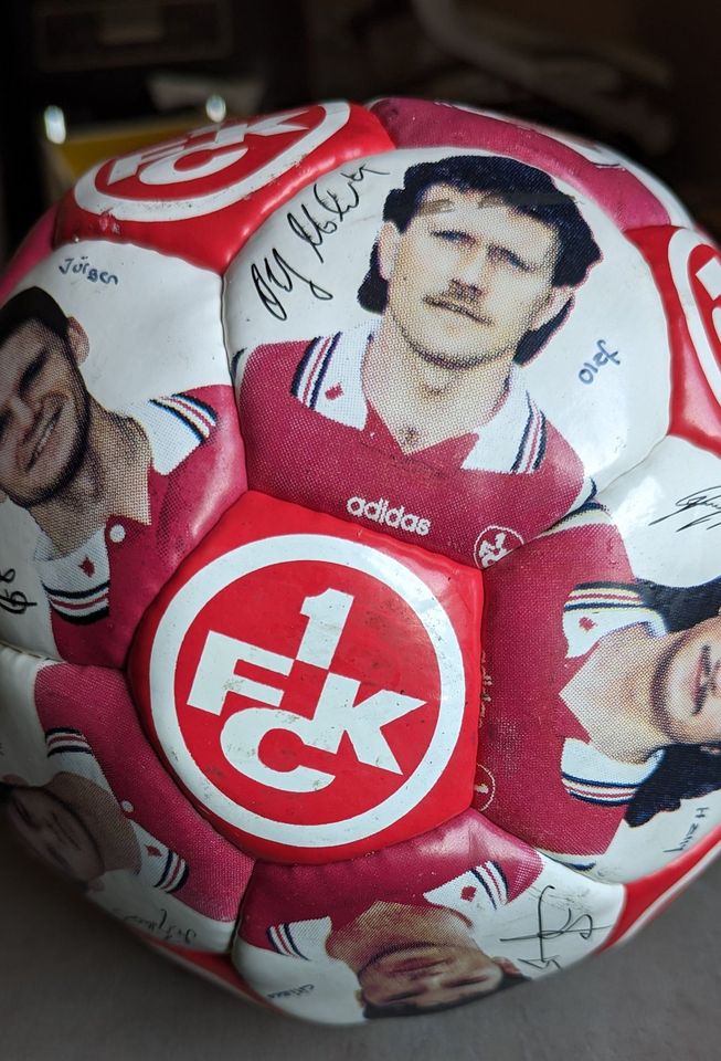 1.FCK Adidas Fußball mit Fotos und Unterschriften Liz : 134-96 in Ludwigshafen