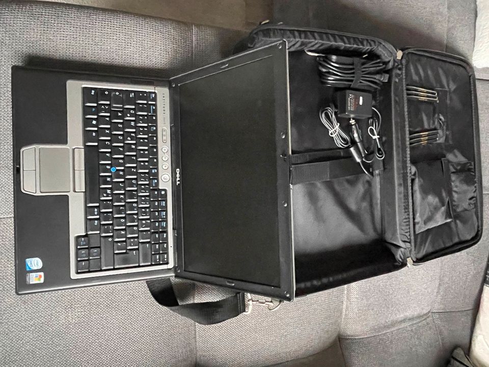 DELL Notebook mit Tasche in Wedel