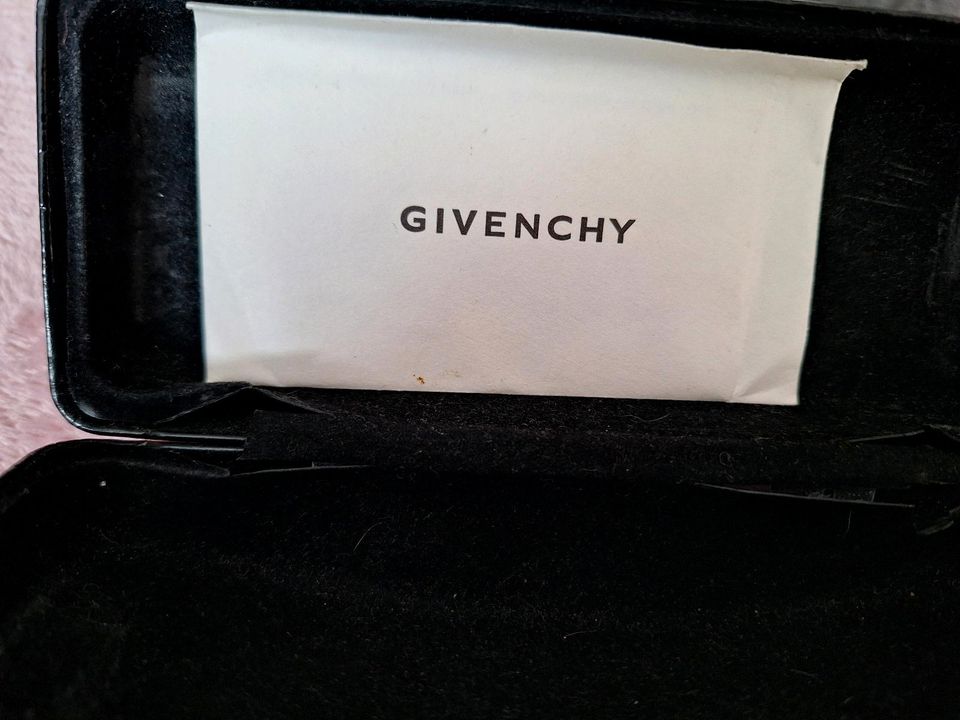 Sonnenbrille (Givenchy) in Hamburg