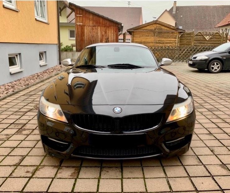 BMW Z4 35is Top Zustand Cabrio in Oberstadion