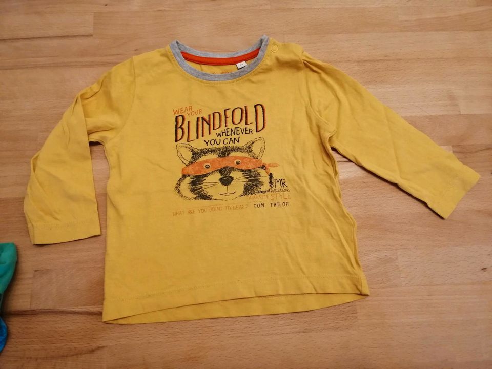 Gr. 74 80 Mütze Hose Tshirt Langarmshirt baby Kleidung in Hamburg