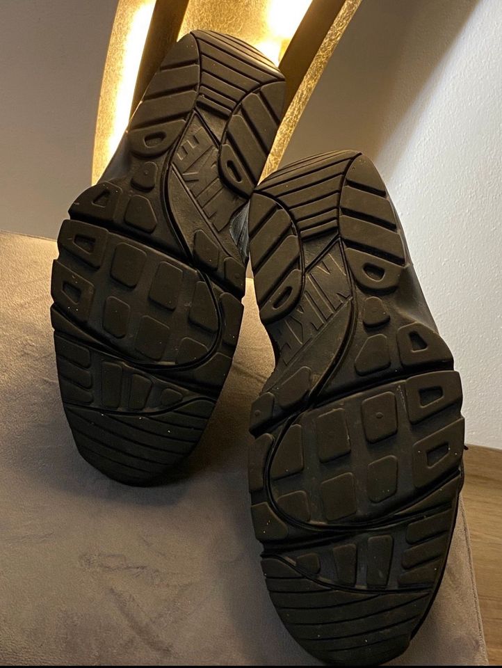 Nike Air Trainer Huarache Low Größe 44 Farbe Schwarz in Augsburg