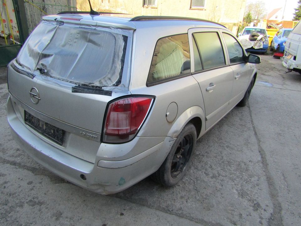 Ersatzteile Opel Astra H 1,9 CDTI 2007 Caravan Schlachtfest in Wurzen