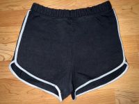 H&M Hose XS schwarz weißer Streifen Shorts Hotpants Berlin - Reinickendorf Vorschau