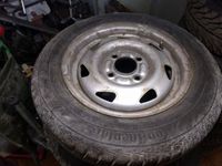 2x Winterreifen 155/70R13 mit Stahlfelgen Nordrhein-Westfalen - Bad Sassendorf Vorschau