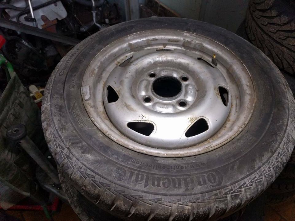 2x Winterreifen 155/70R13 mit Stahlfelgen in Bad Sassendorf