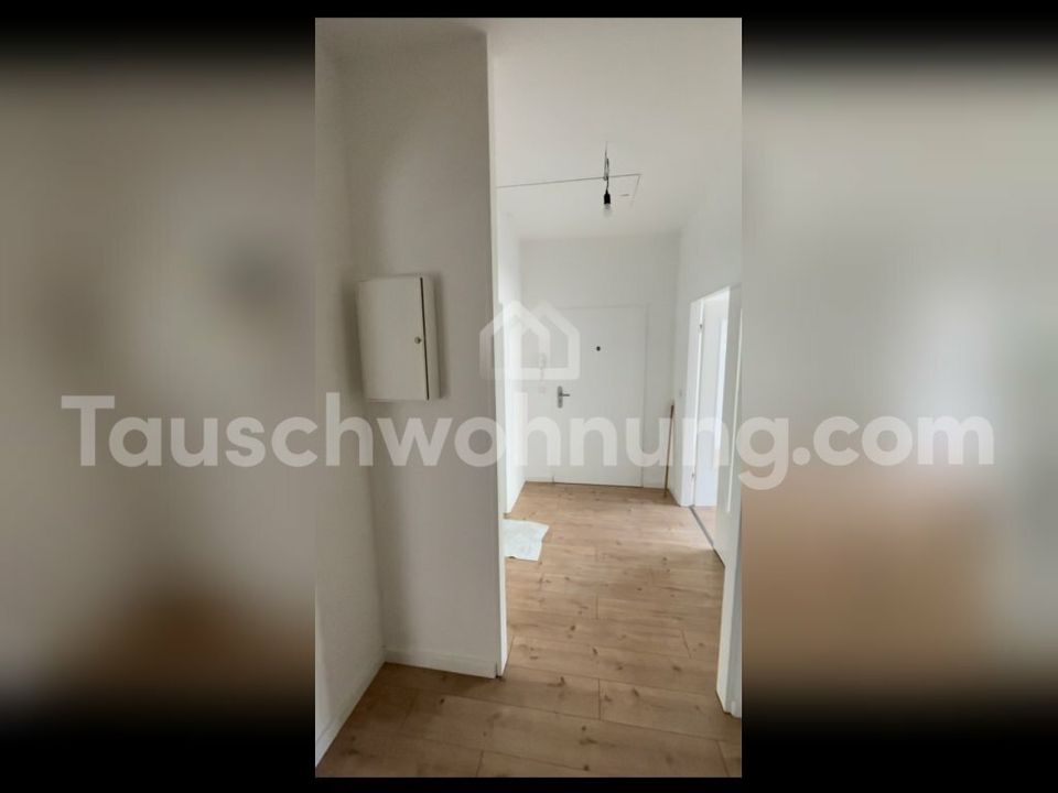 [TAUSCHWOHNUNG] Helle Dachgeschoss Wohnung mit großem Balkon in Berlin