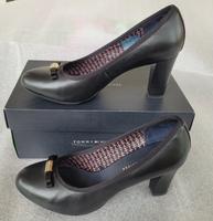 Pumps Tommy Hilfiger Damen Schuhe Schwarz Gr. 38 Leder OVP Niedersachsen - Bissendorf Vorschau