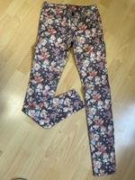 Hose Blumen Muster Jeans Größe XS / S modern oldschool Saarland - Saarlouis Vorschau