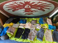 Klamotten Paket Jungs Gr 134/140 Hosen, Shirts, Hemden, Pullover Hessen - Altenstadt Vorschau