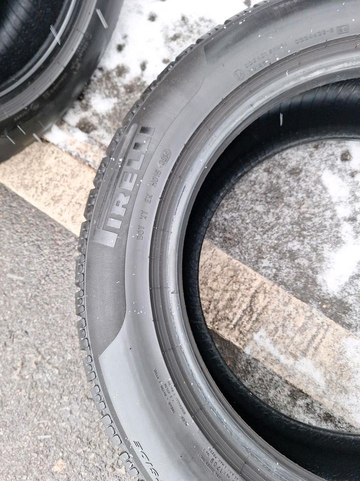 4× 235/55r17 99H Winterreifen Pirelli in Würselen