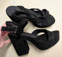 h&m Stiefeletten Plateau Schuhe schwarz gr. 41 Hessen - Eppertshausen Vorschau