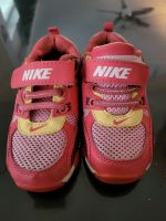 NIKE Kindersportschuhe / Sneaker Größe 26 Hessen - Kelsterbach Vorschau