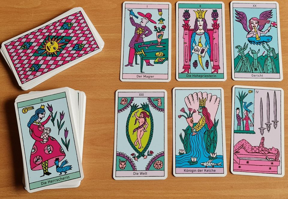 Verschiedene Karten/Tarot-Sets; Tarotkarten, Orakel in Berlin