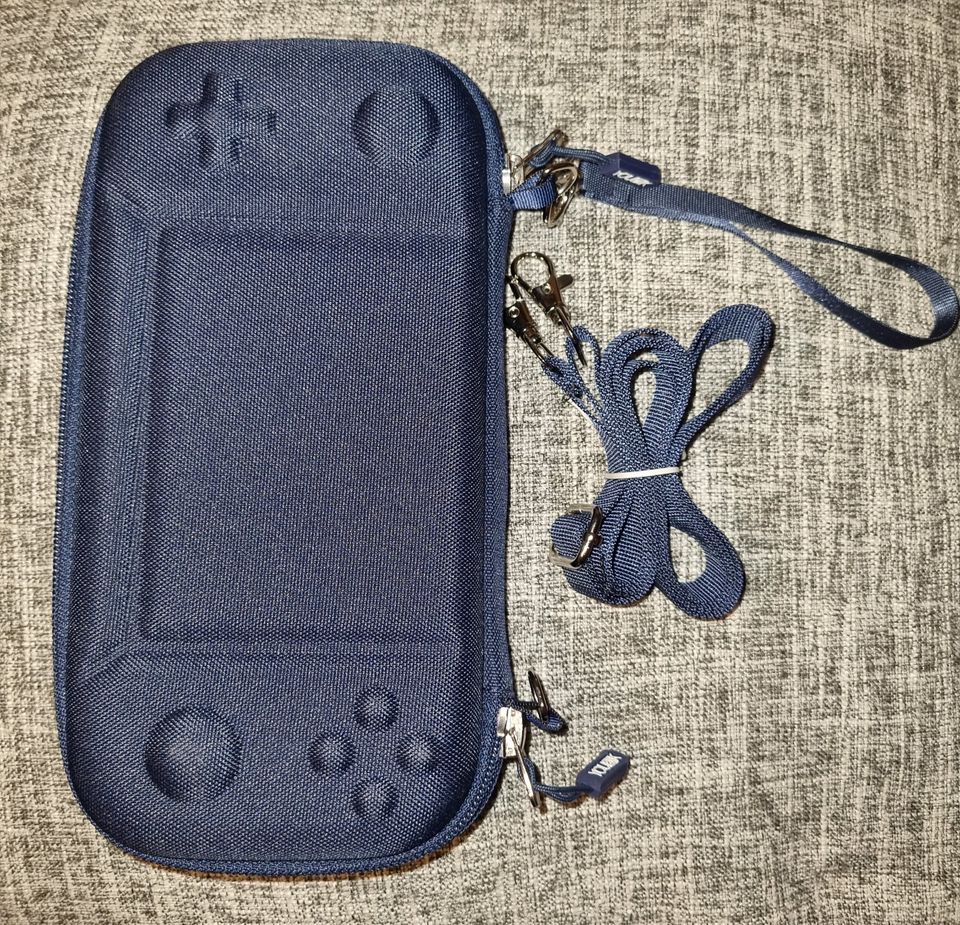 Hübsche Switch Lite Tasche / Hülle in blau in Stuttgart