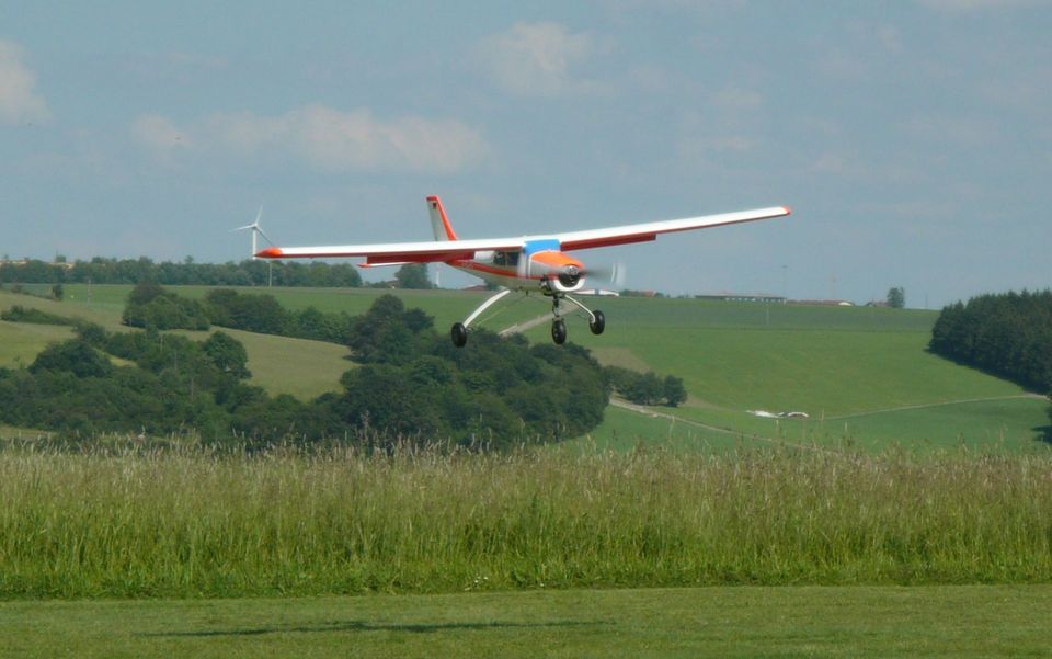 Cessna '97 Schleppflugzeug 2,88m in Süßen