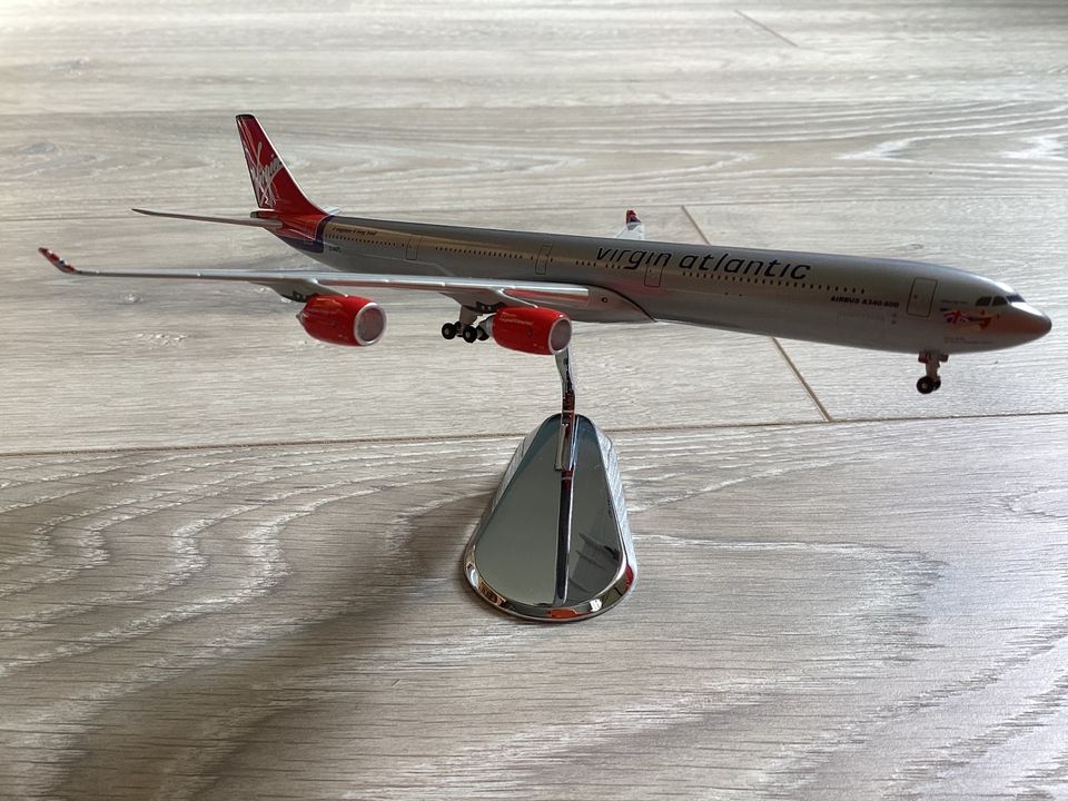 Flugzeugmodell A 340 - Virgin Atlantic. 1/400 in Geislingen an der Steige