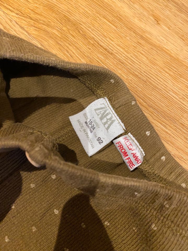 Zara leggings Khaki Herzen gr. 92 in Uetersen