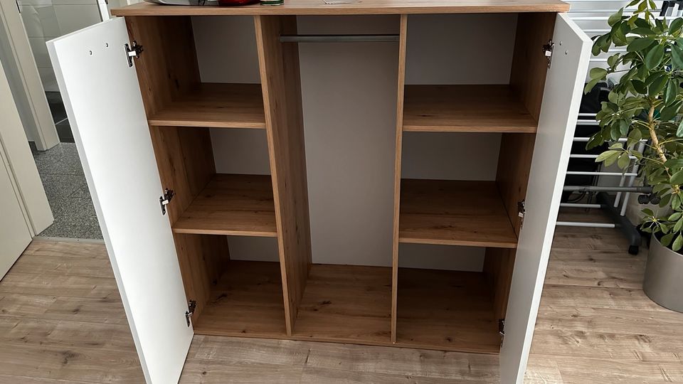 Garderobenschrank / Kommode 119x118,5x50cm neuwertig in Olfen