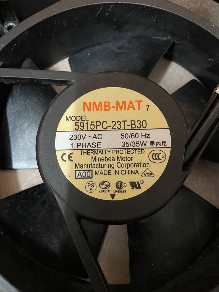 Axiallüfter NMB-MAT 5915PC-23T-B30 230v 35 Watt in Weiherhammer