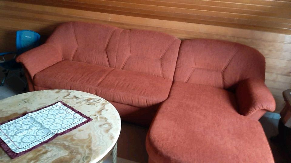3 sitzer Couch mit Schlaffunktion in Holste