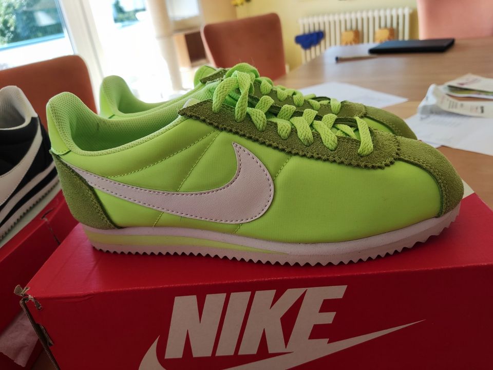 Nike Classic Cortez Nylon Neu Gr. 38,5 Green/White in Hessen - Neustadt |  eBay Kleinanzeigen ist jetzt Kleinanzeigen