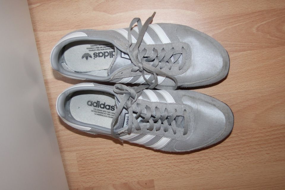 Adidas Sneaker Schuhe grau US 7 UK 6 1/2 FR 40 in Wunstorf