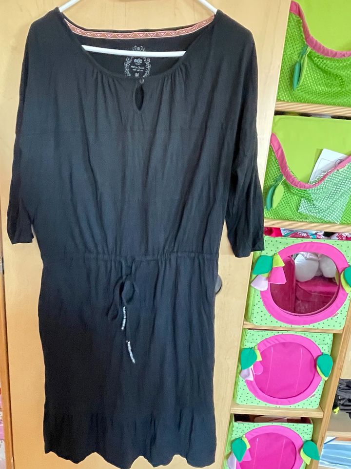 Esprit Kleid Gr. M wie neu schwarz in Nonnweiler