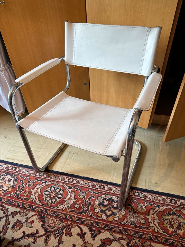 Sessel /Stuhl mit weißem Leder und Chromgestänge in Ofterdingen