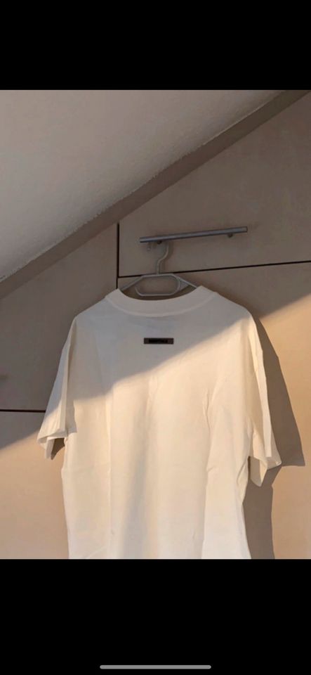 Fear of God Essentials Shirt in Salzgitter