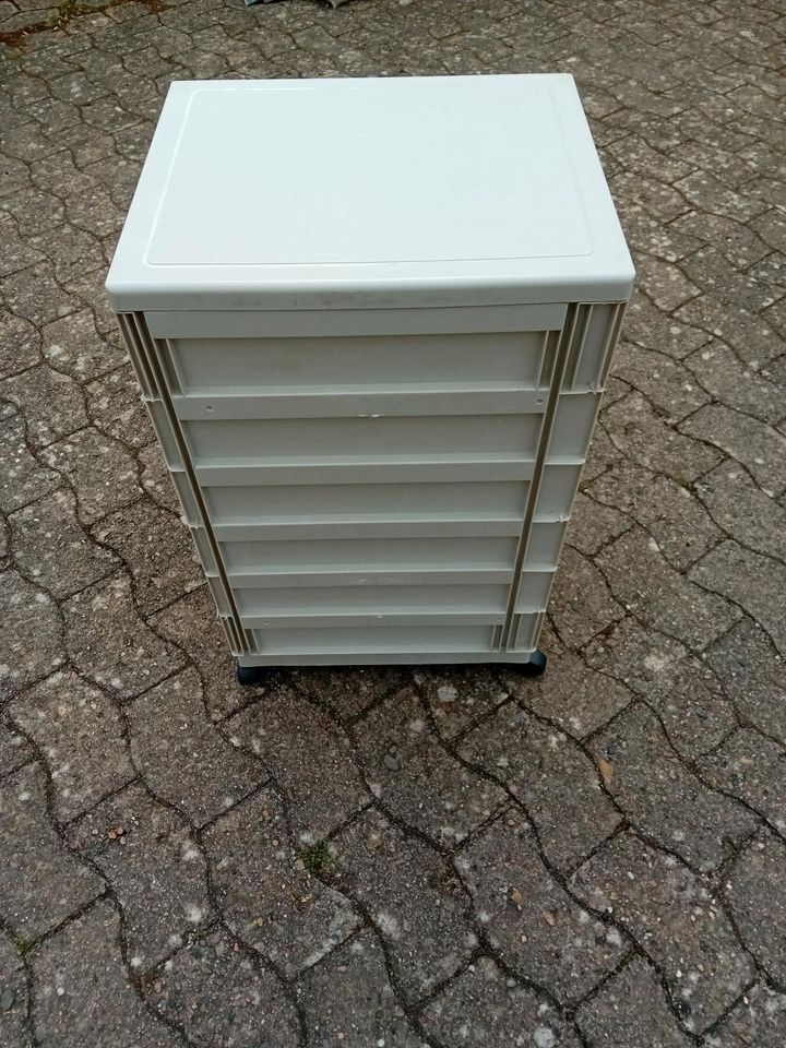Solider Kunststoff Bürorollcontainer in Stadtoldendorf