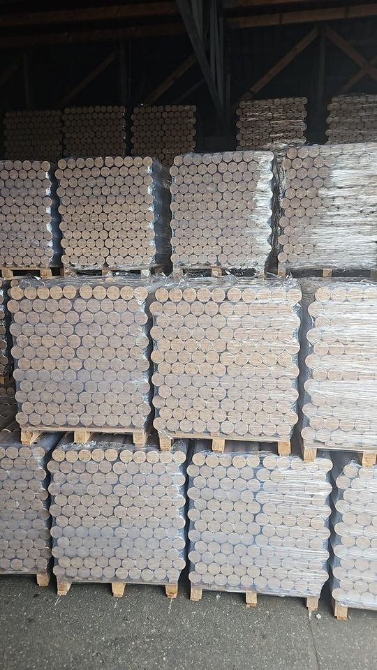 24 Paletten Nestro Rundbriketts Holzbriketts Briketts Buche 960kg in Bad Kissingen