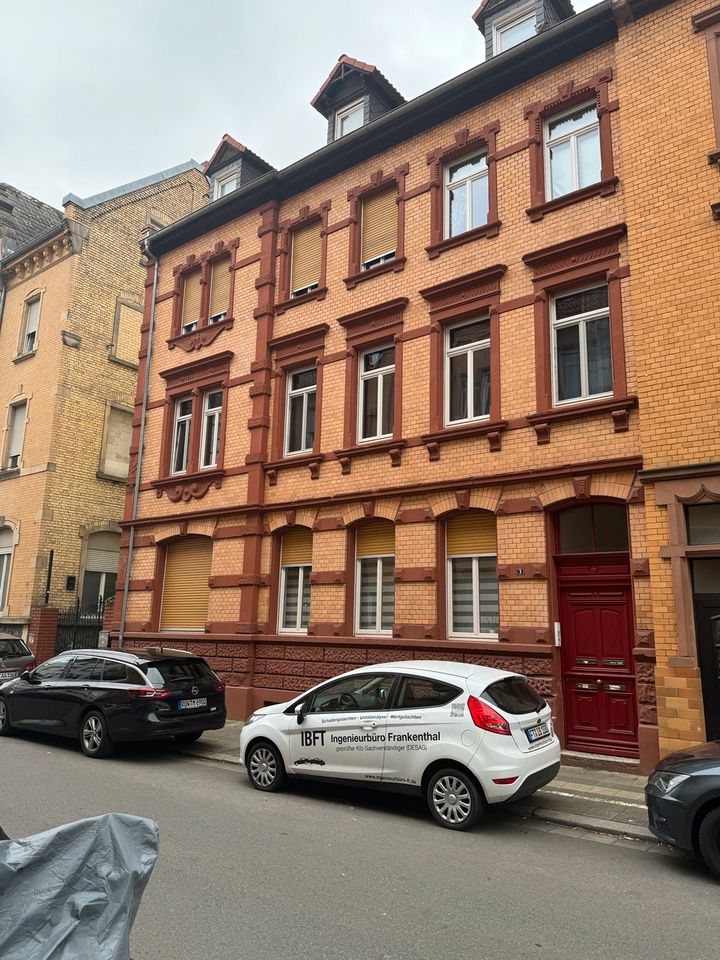 Verkauft wird in Frankenthal Pfalz ein Mehrfamilienhaus in Ludwigshafen