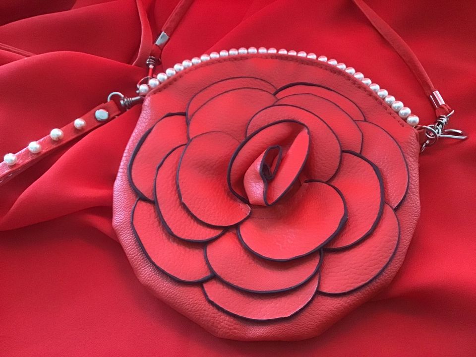 Keine Damen/ Mädchen Handtasche Rotfärben mit Rose in St. Georgen