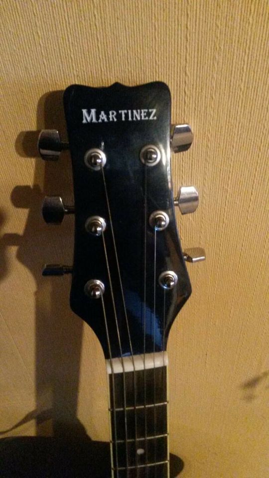 Gitarre zu verkaufen! (MARTÍNEZ) in Wedel