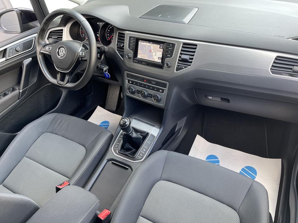 Volkswagen Golf Sportsvan 1.6 TDI Comfortline AHK Navi PDC in Garbsen