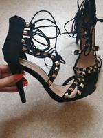 Schwarz Sandalen High heels Pumps zum Schnüren mit goldene Nieten Bayern - Hof (Saale) Vorschau