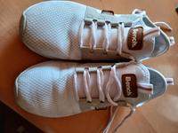 2 Paar Freizeitschuhe schwarz / weiss Gr. 39 Bayern - Trostberg Vorschau