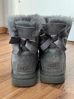 Stiefel UGG MINI BAILEY BOW II grey Gr. 38 neuwertig Brandenburg - Potsdam Vorschau