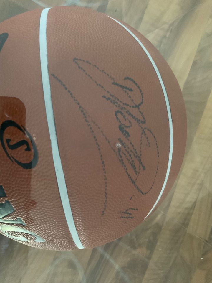 Basketball Autogramm Dirk Nowitzki NBA 41 in Nürnberg (Mittelfr)