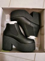 Damen stiefeletten schwarz 36 plateau airplane boots asos neu Hessen - Heusenstamm Vorschau