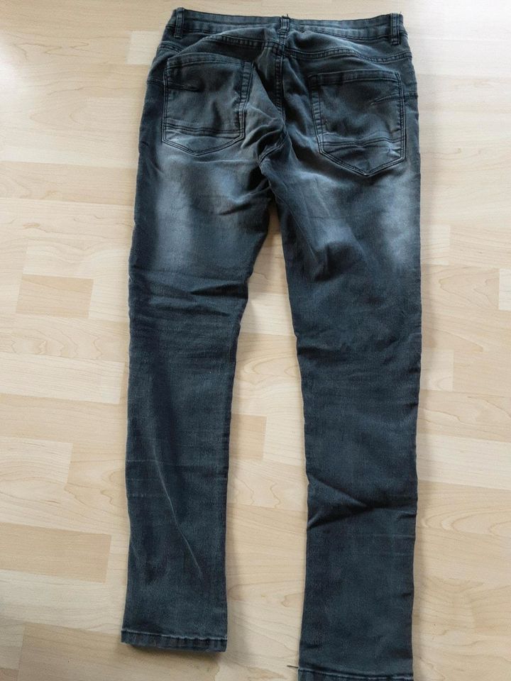 Jeans im Biker Style Größe 170 *NEUWERTIG* in Lehrte