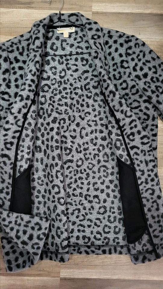 Jacke DESIGNER MICHAEL KORS Animalprint grau schwarz XL in Sangerhausen