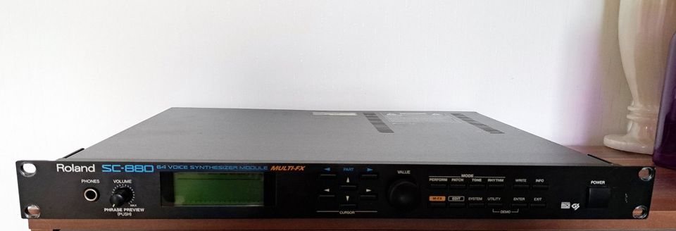 Roland SC-880 64-Voice Multi FX Synthesizer Modul in Cuxhaven