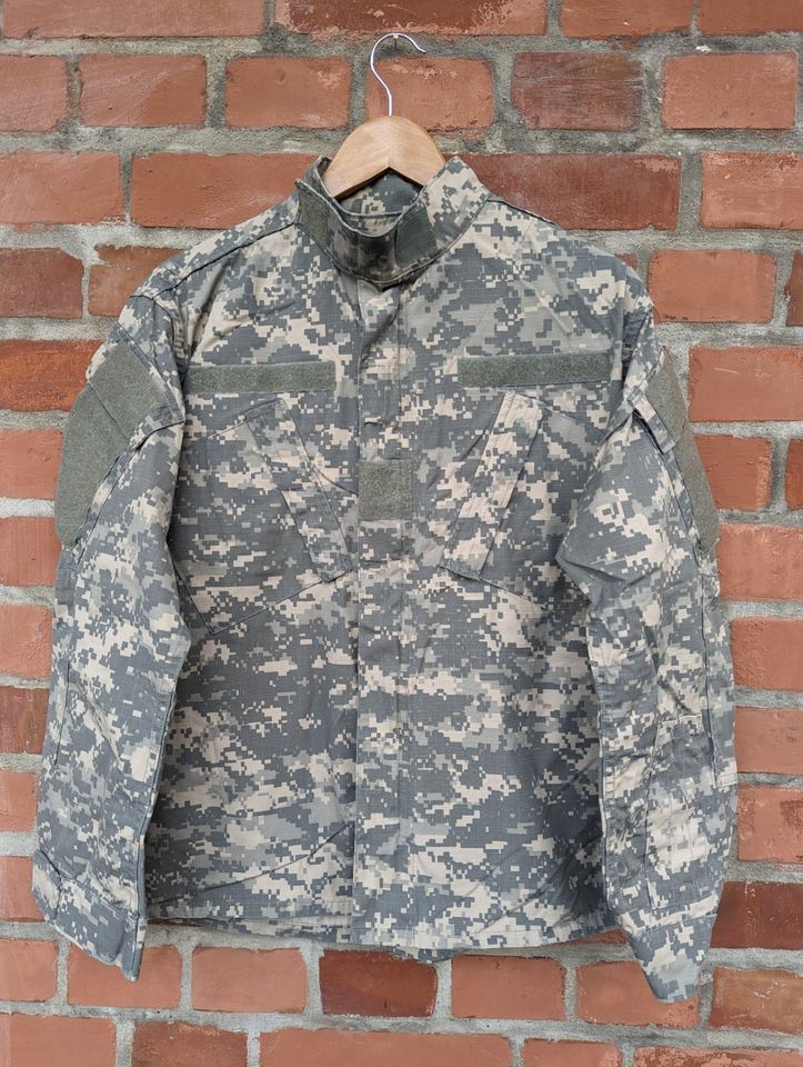 US Army UCP ACU AT Digital Uniform Jacke Feldbluse USA in Leipzig